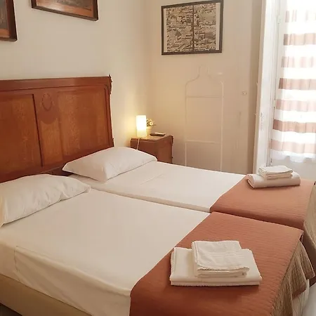 Platamon Couette-café 3*
