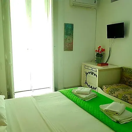 Bed & Breakfast Platamon 4*