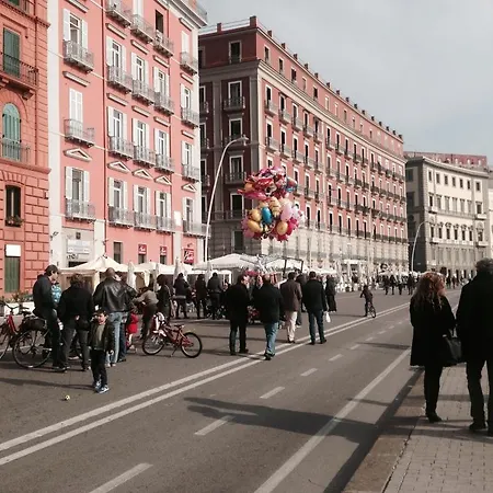 Platamon Couette-café Naples